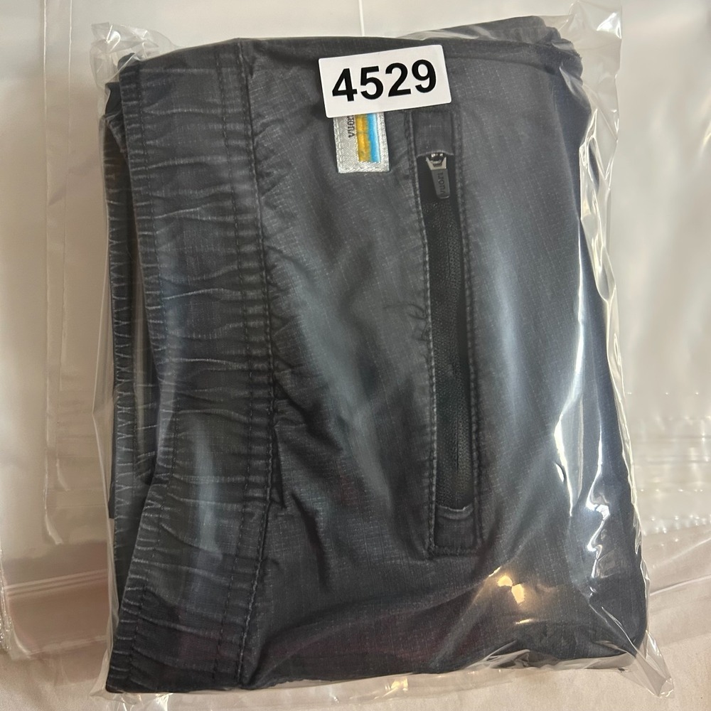 Vuori Ripstop Climber Pants Mens Size M Black Tapered Fit Drawstring "Read" - Picture 16 of 16